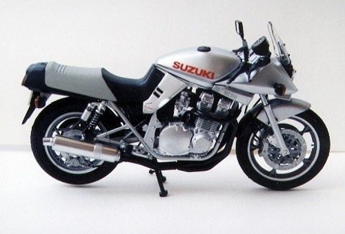 Tamiya 1:12 - Suzuki GSX1100S Katana Custom Tuned (14065)