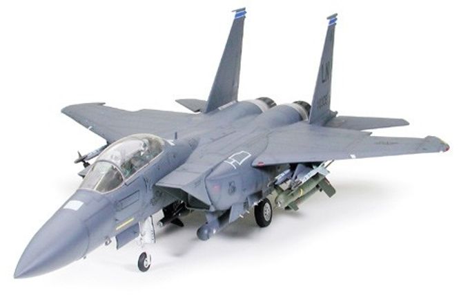 Hovedbilde Tamiya 1:32 - Boeing F-15E Strike Eagle w/Bunker ...