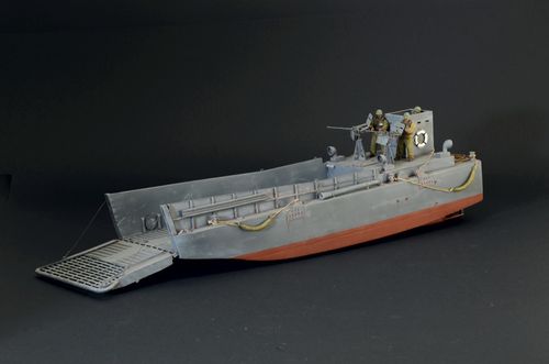 Italeri 1:35 - LCM-3 Landing Craft with 3 figures (6755)