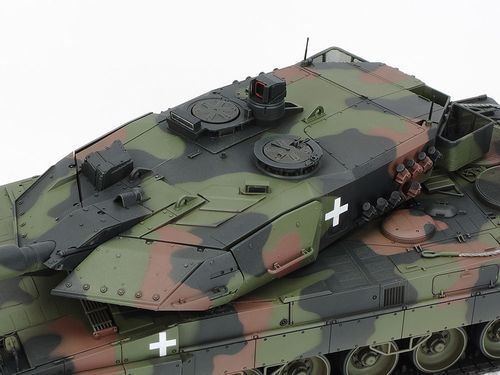 Tamiya 1:35 - 25207 Leopard 2 A6 Tank 