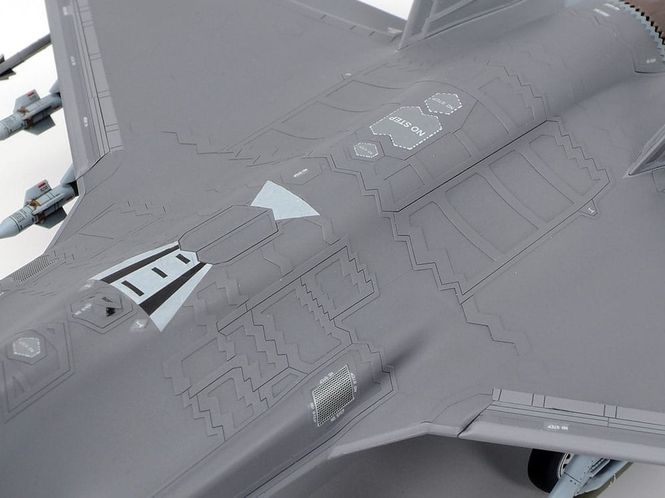 Main Image Tamiya 1:72 Lockheed Martin F-35A Lightning II ...